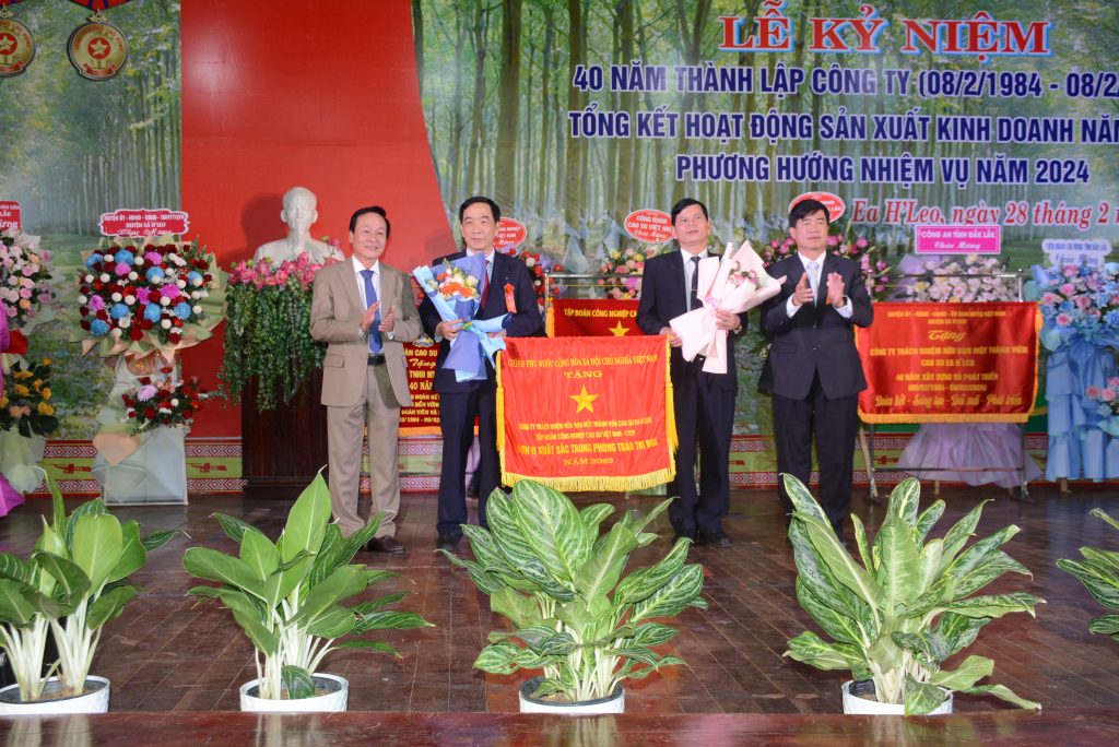 Cao su Ea H’leo kỷ niệm 40 năm thành lập